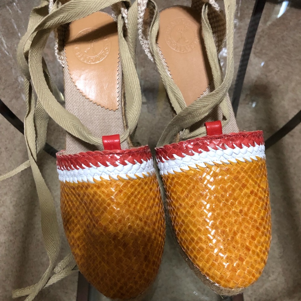 Shoe